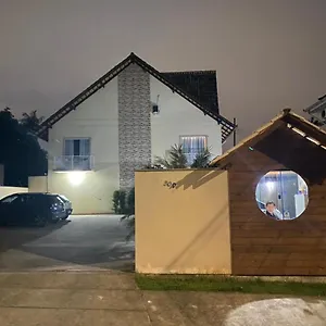 https://casa-com-banheira-a-6-min-da-via-gastronomica.santa-catarina-brasil.com